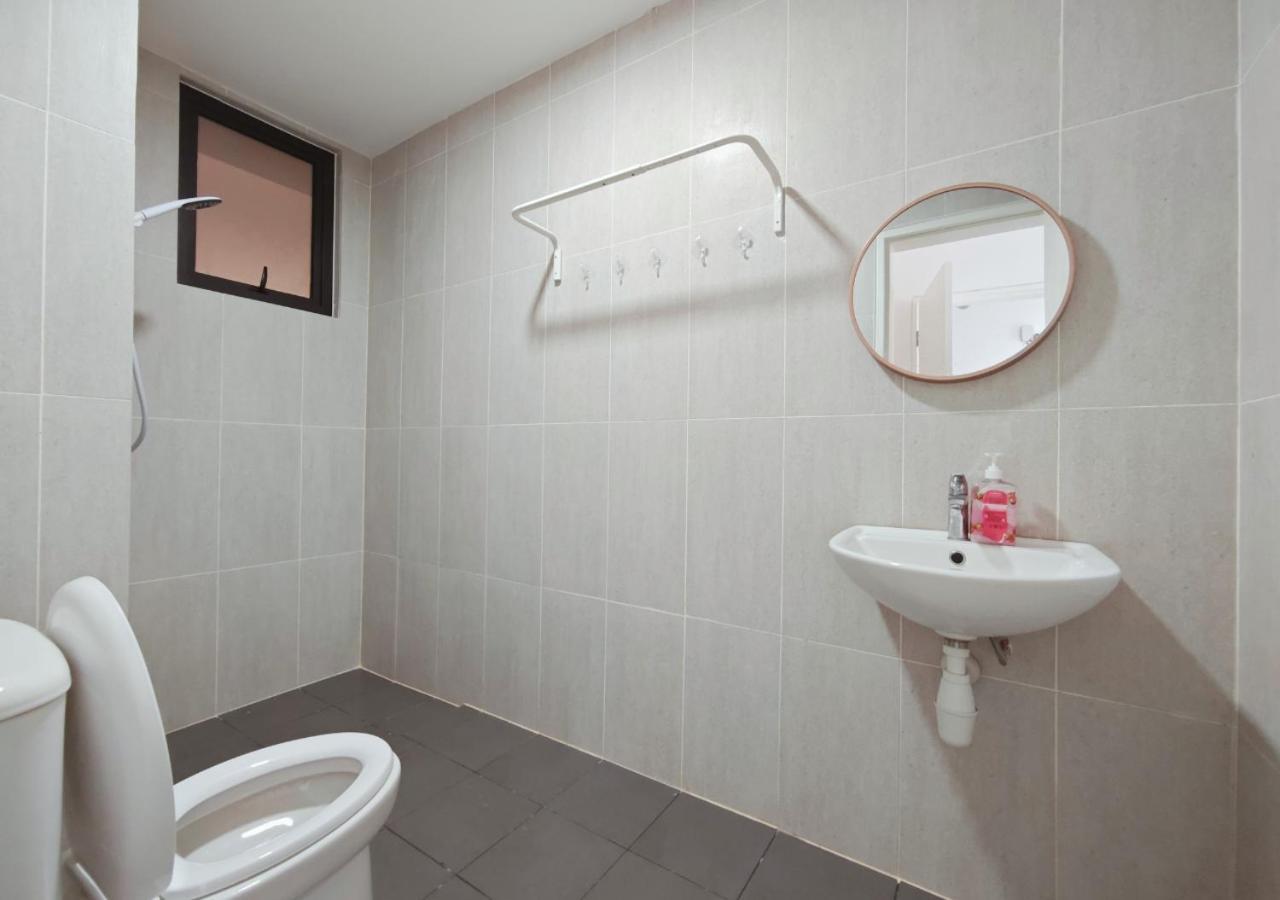 Reyhan Retreat, Mkh Boulevard 2 *